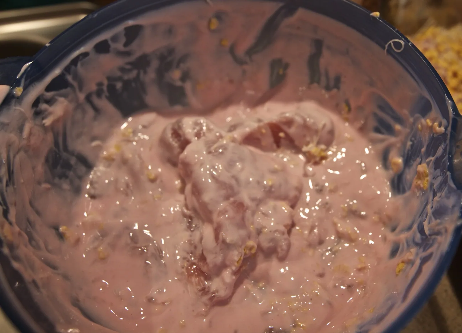 Eperjoghurtban forgatott csirkemell cornflakes parmezámos bundában