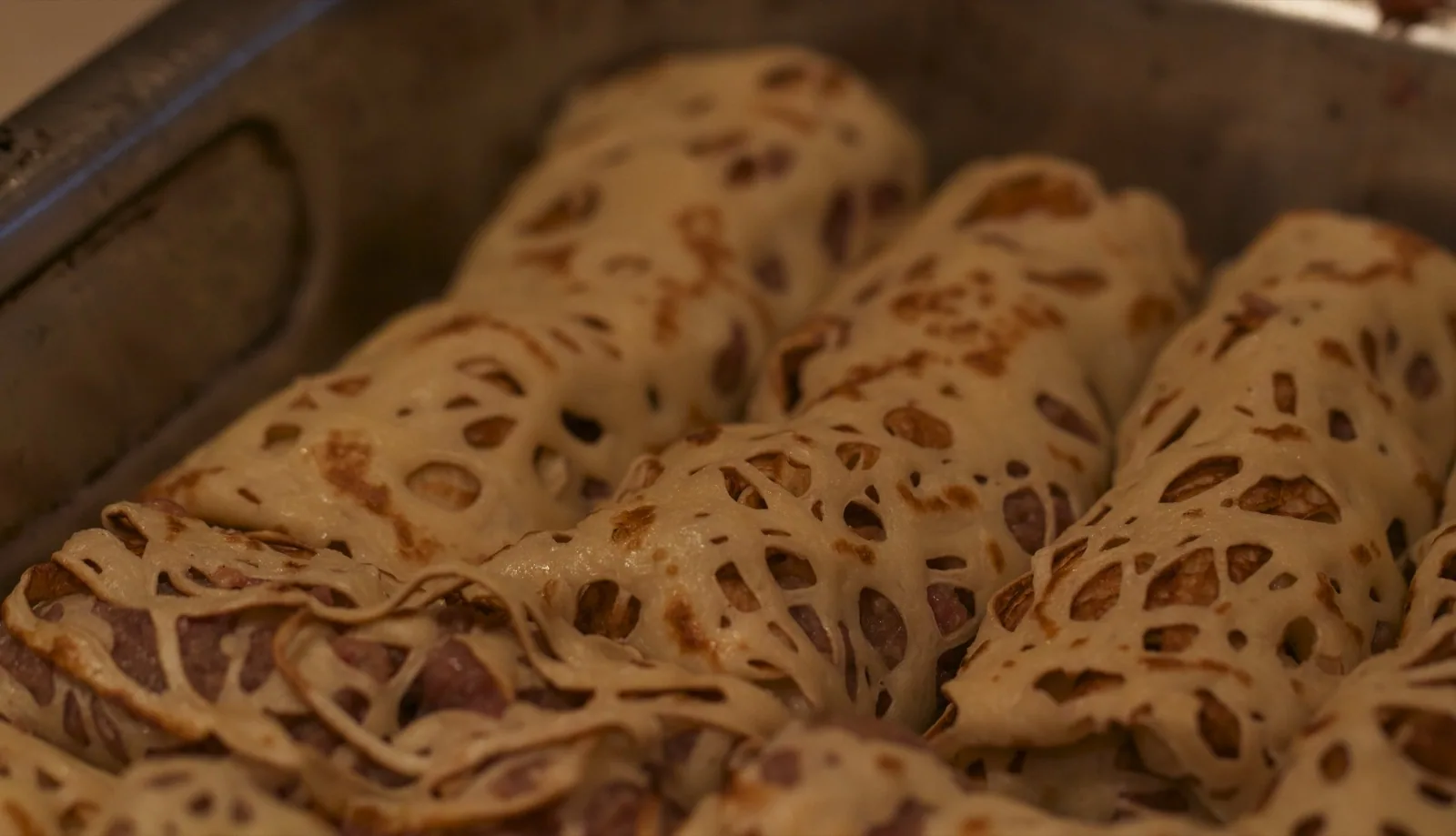 Tepsiben a töltött roti jala