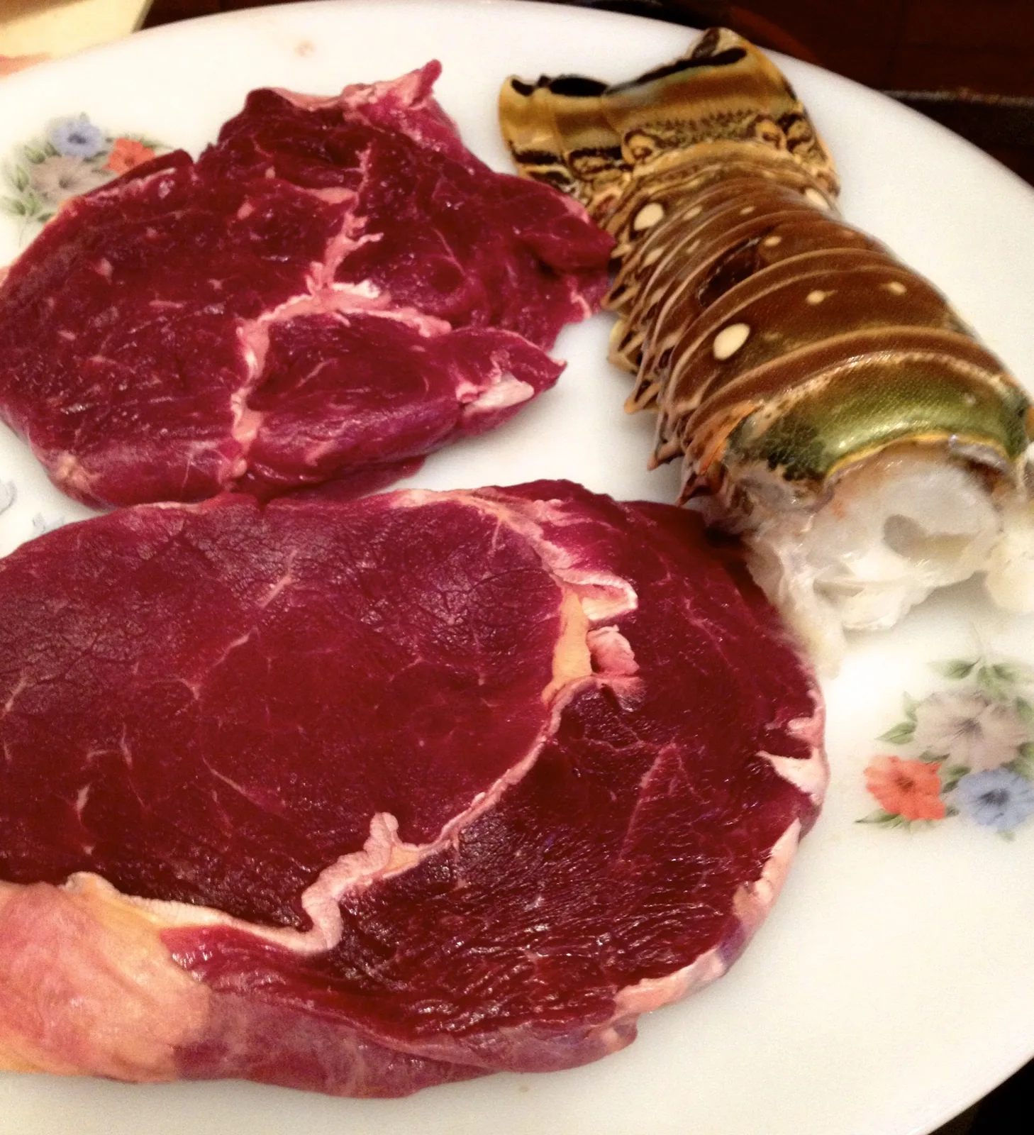 Surf & Turf zöldbors mártással, steak burgonyával